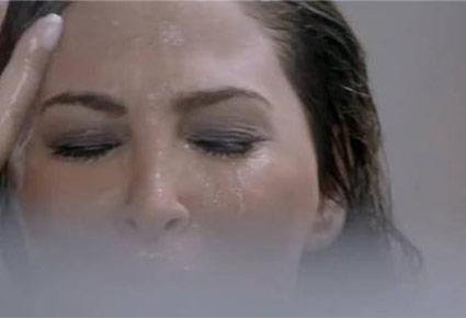 هل تم استنساخ مشهد من فيلم الراحلة داليدا في كليب تعبت منك لإليسا؟